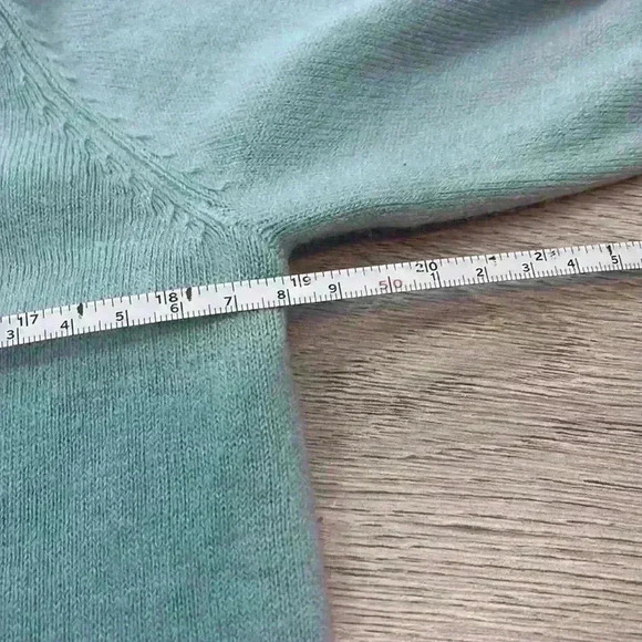 Carolyn Taylor Light Blue Scoop Neck Sweater Size L - Picture 7 of 9